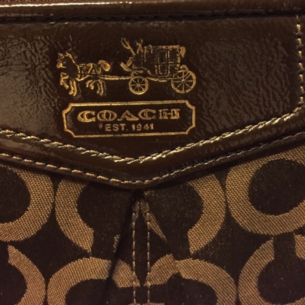 Coach wristlet - Picture 3 of 3